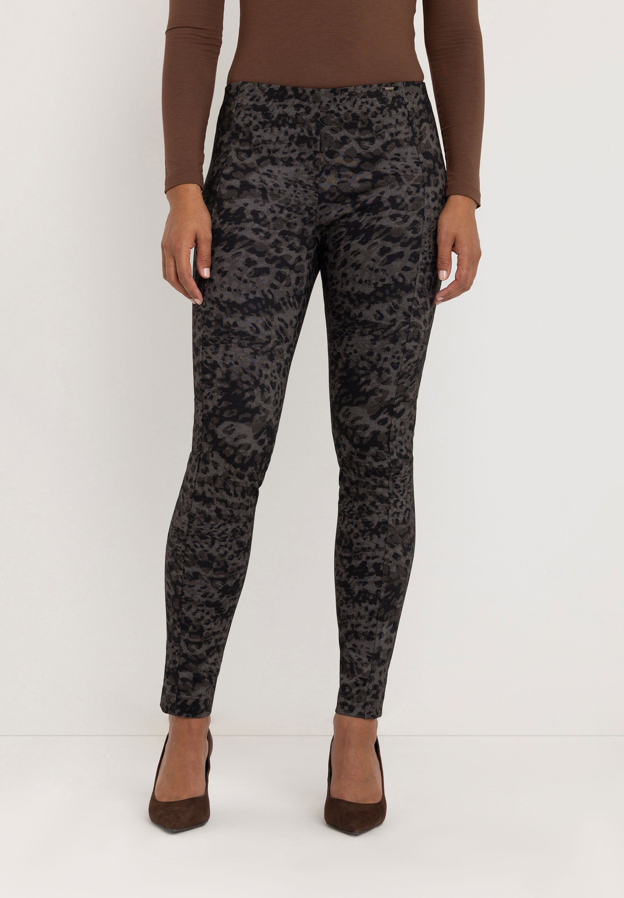 Lena Super Slim Capri Leggings | Taupe Black Leo