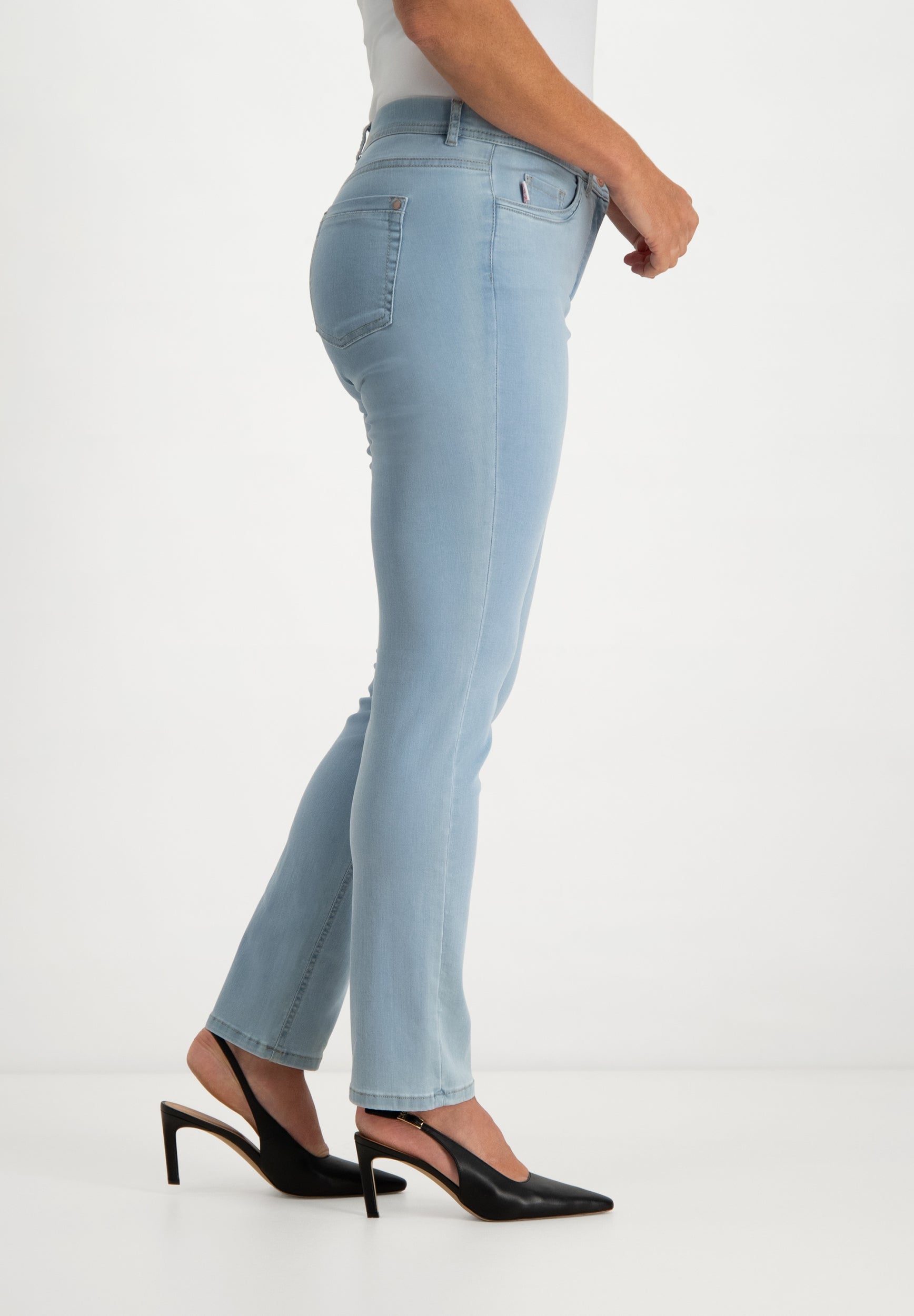 Ginie Slim Pants | Bleach