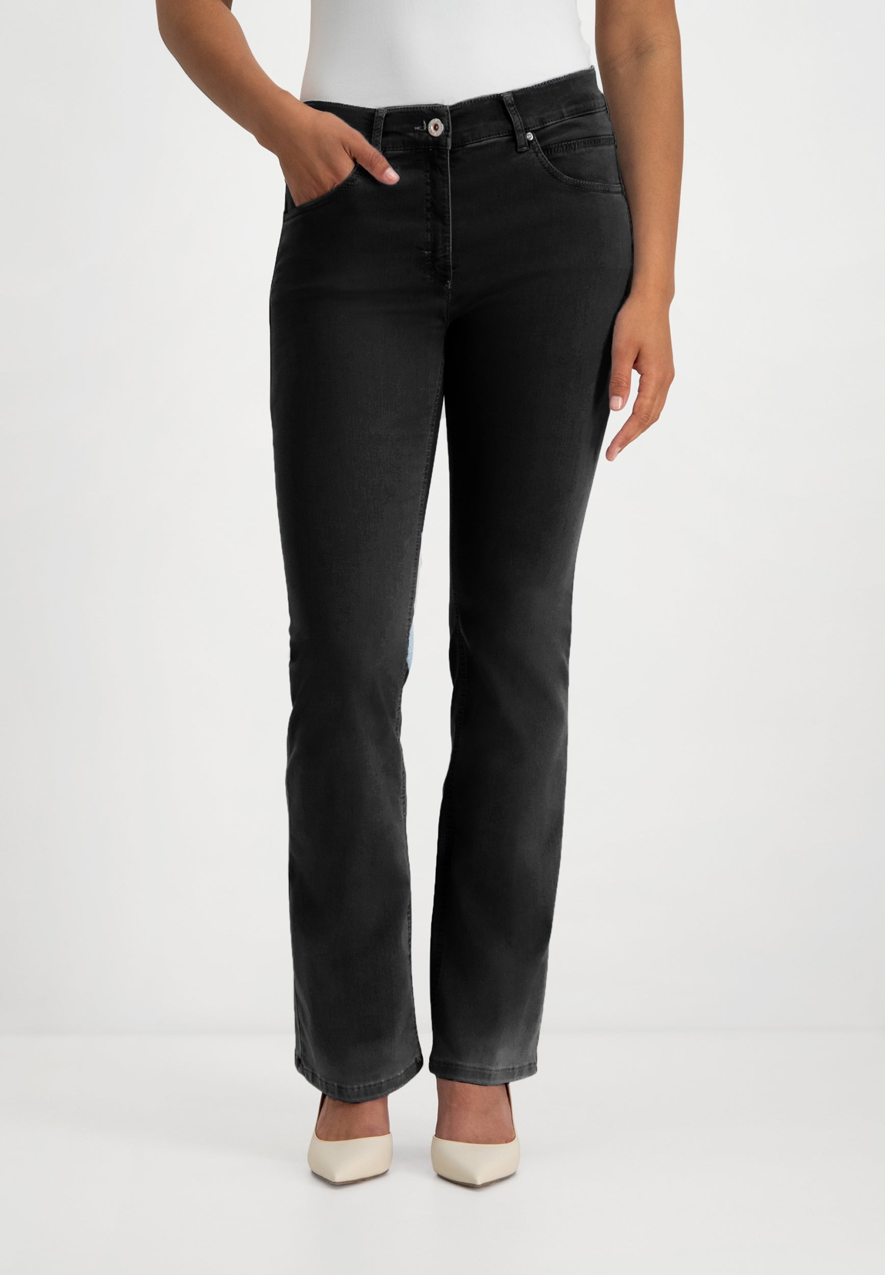 Twigie Shape-On bootcut jeans | Bleach
