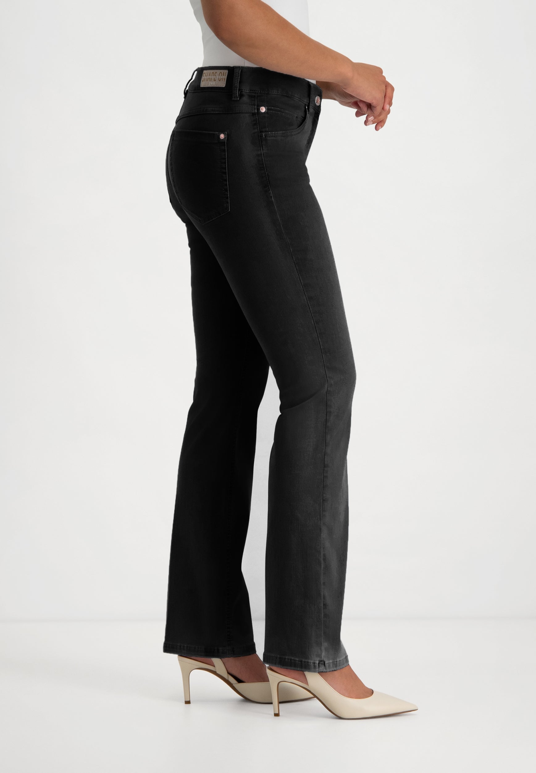 Twigie Shape-On bootcut jeans | Bleach
