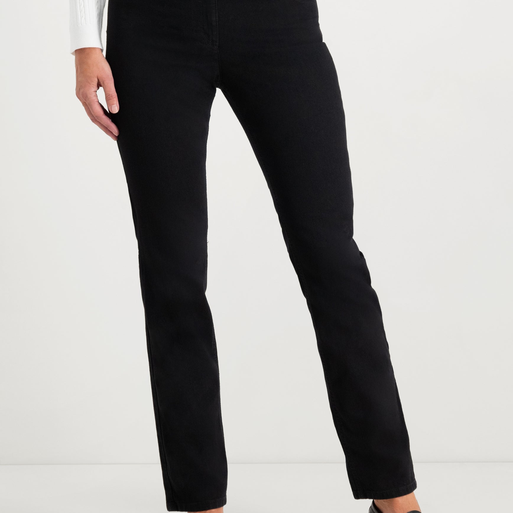 Kora Denim Classics Straight Jeans | Black Black Pants ZRS