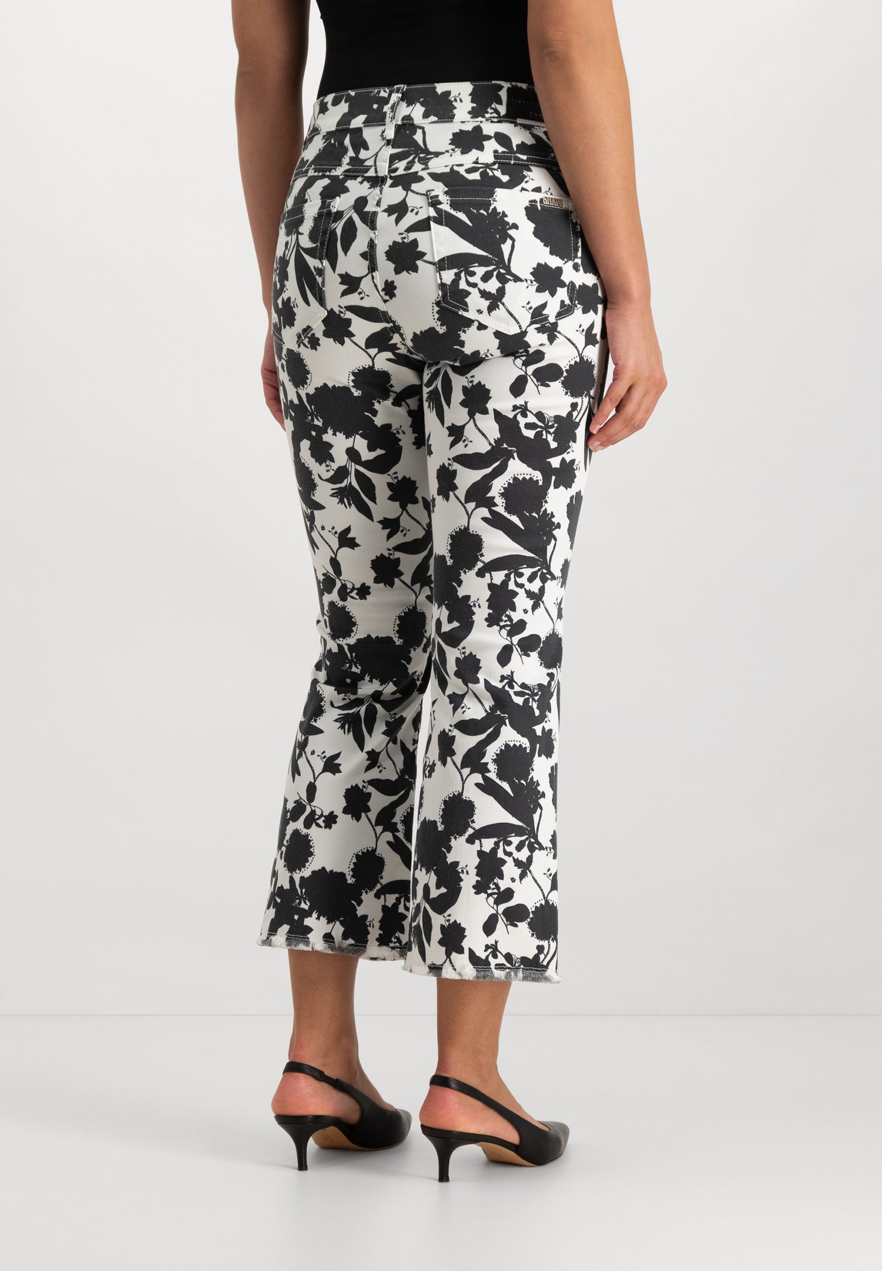 Twigie Shape-On Cropped Bootcut Jeans | Black and White